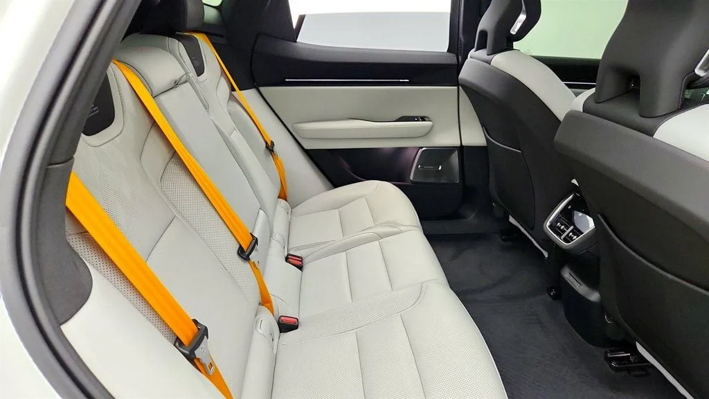Used 2025 Snow Polestar Long Range Dual Motor w/ Performance Pack & Nappa Leather image 21