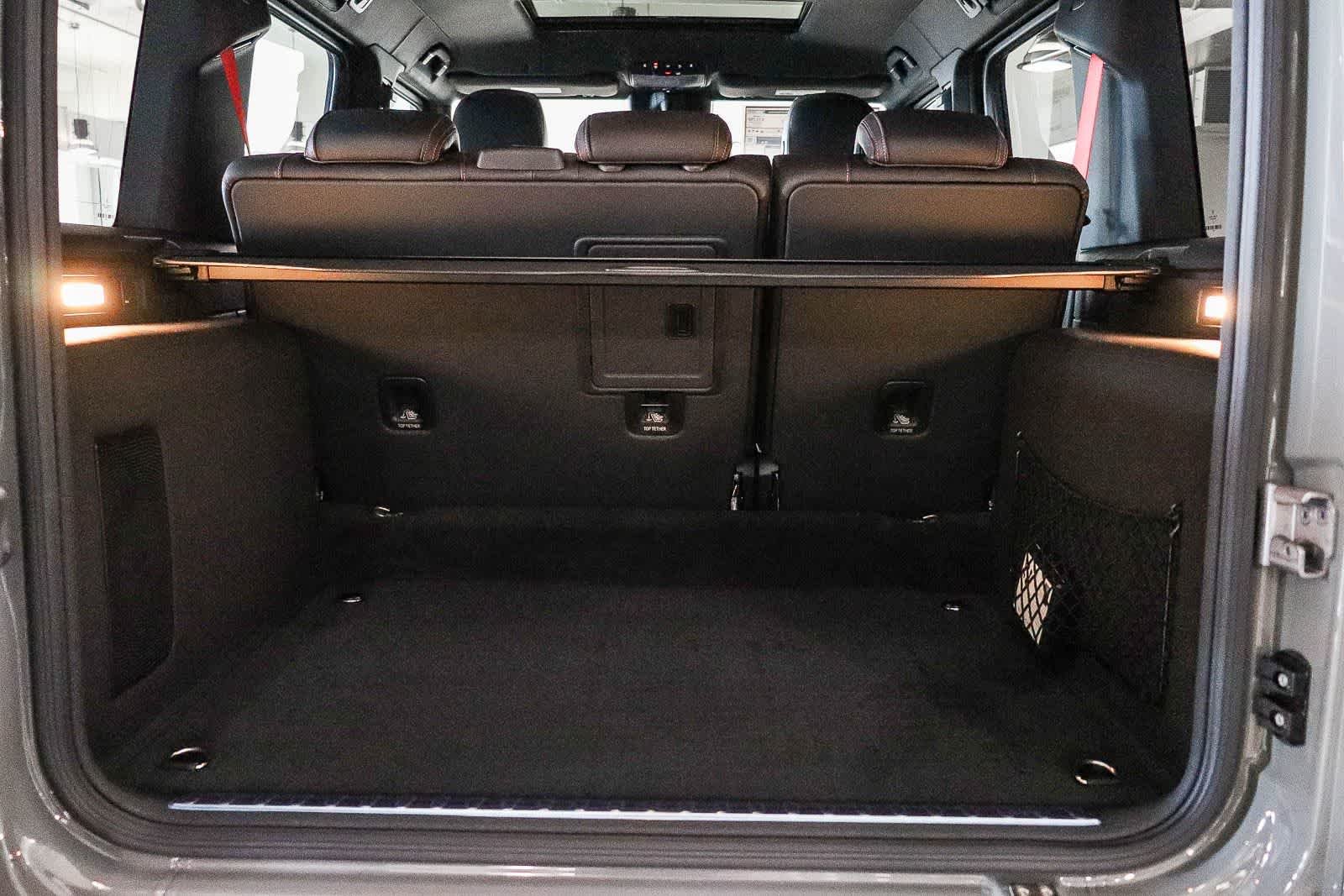 New 2027 MANUFAKTUR Arabian Grey Non- Metallic Mercedes-Benz AMG® G 63 image 12