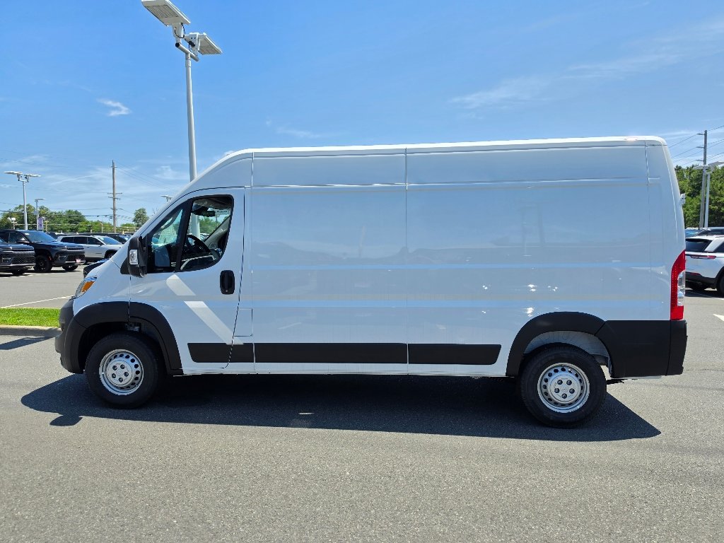 New 2026 Bright White Clear-Coat Exterior Paint RAM High Roof image 9