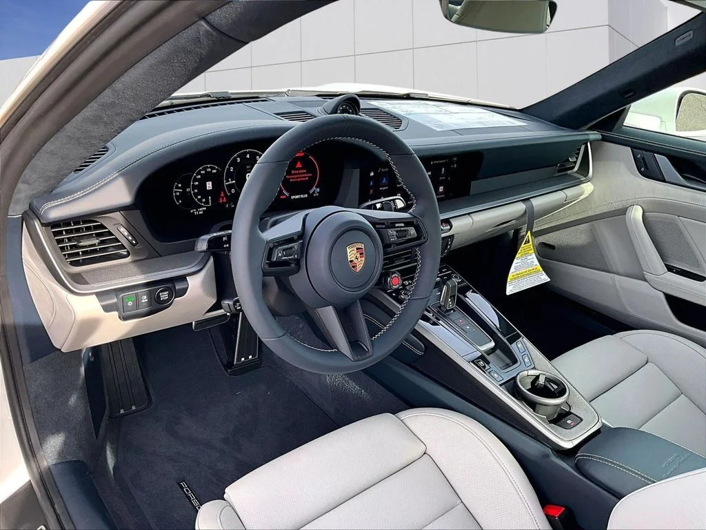 2026 Porsche 911 - Photo 4
