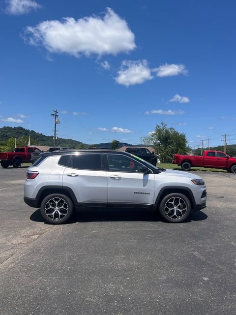 Used 2024 Silver Jeep Limited image 6