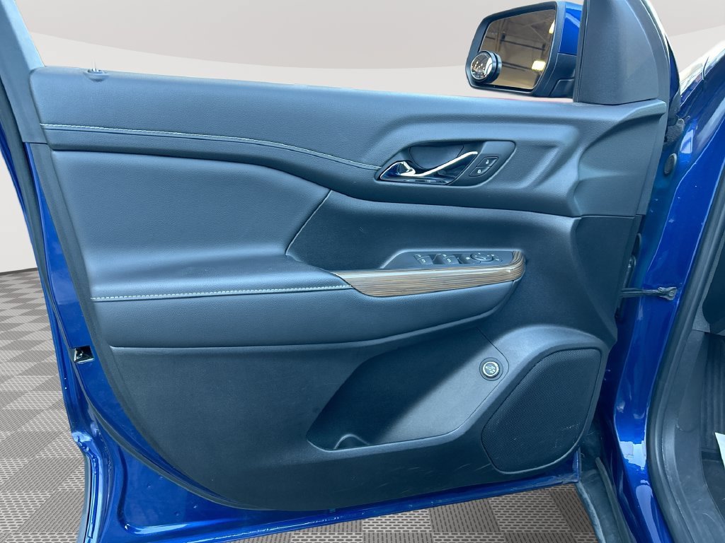 Used 2023 ULTRA BLUE METALLIC GMC SLE image 24