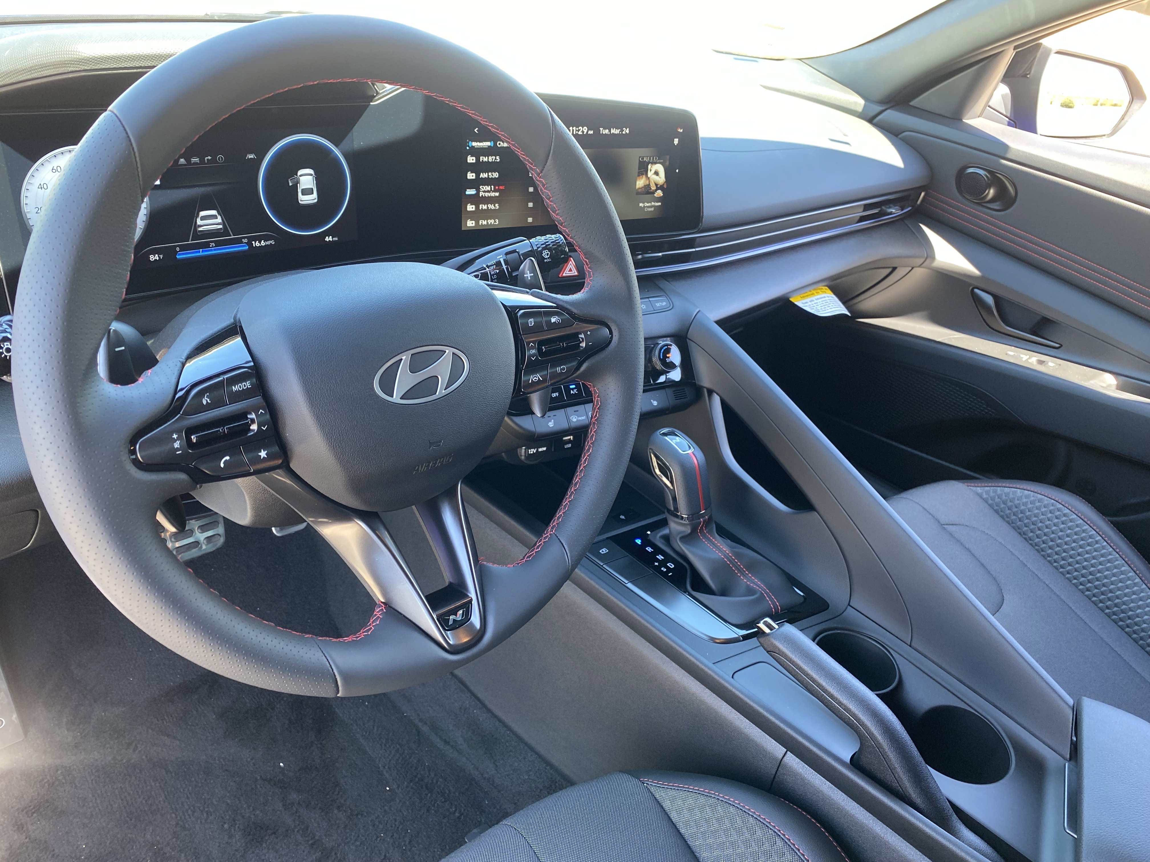 2025 Hyundai Elantra N Line - Photo 18