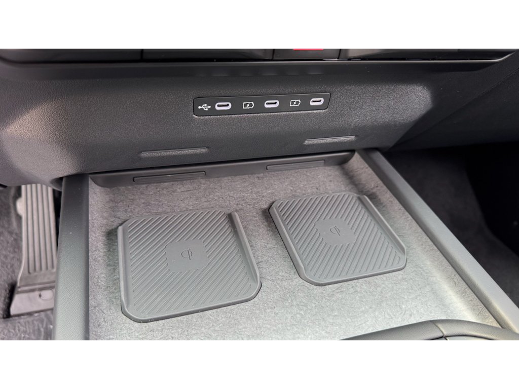New 2027 Black Jade Green Kia X-Line EX image 21