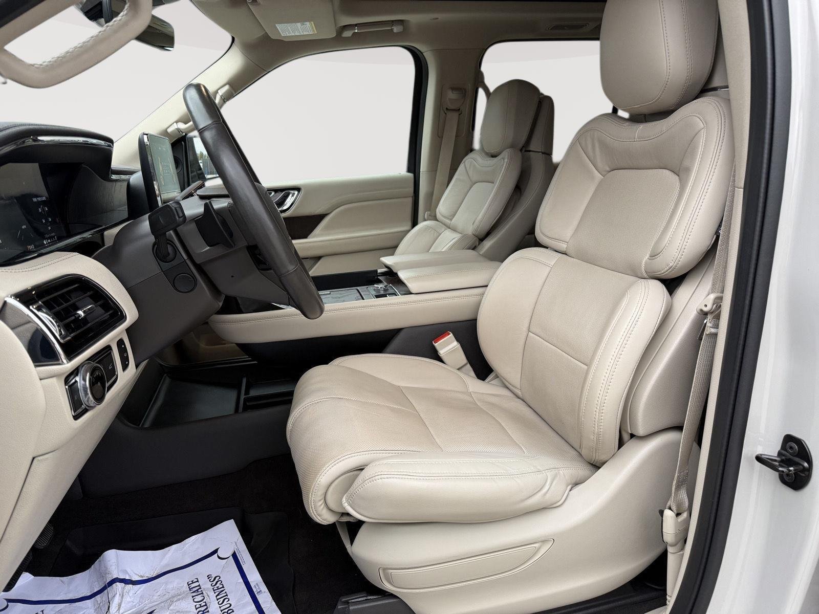Used 2020 Ceramic Pearl Lincoln Reserve image 16