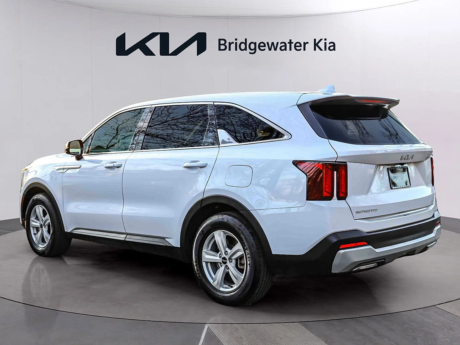 Certified Used 2024 Glacial White Pearl Kia LX image 5