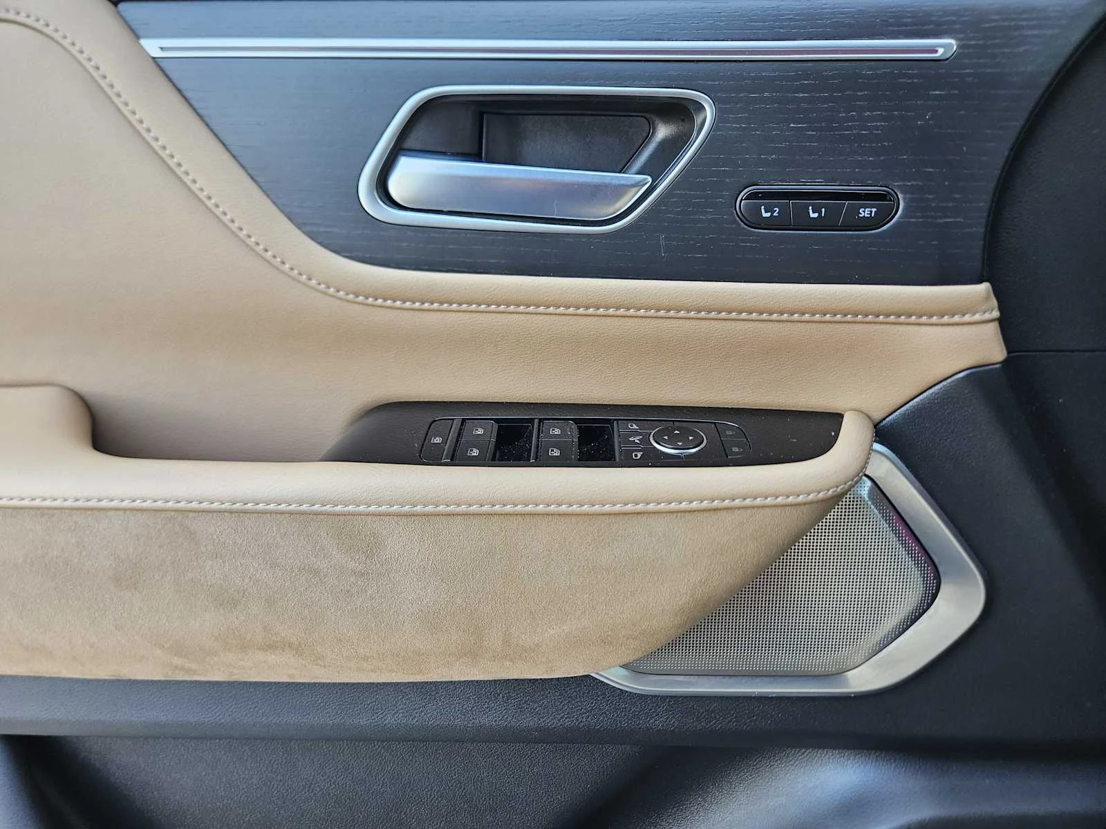 Certified Used 2025 Grand Blue INFINITI SENSORY image 21