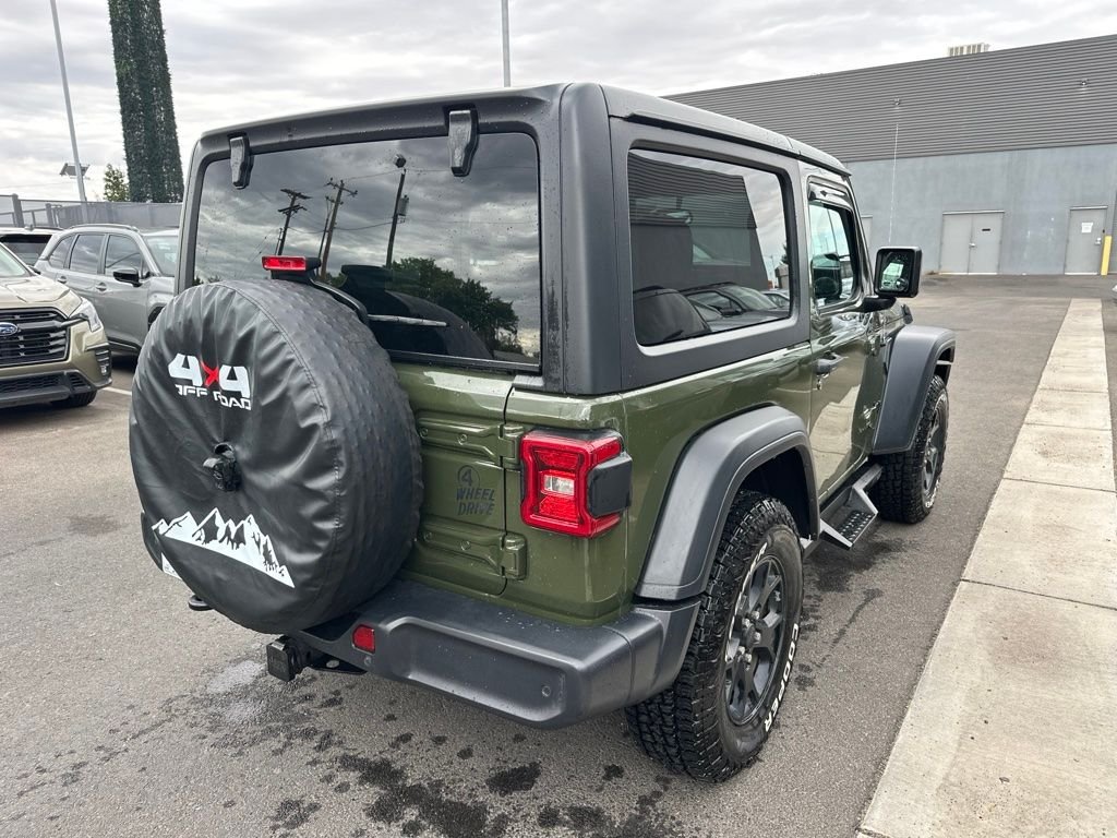Used 2020 Green Jeep Sport image 9
