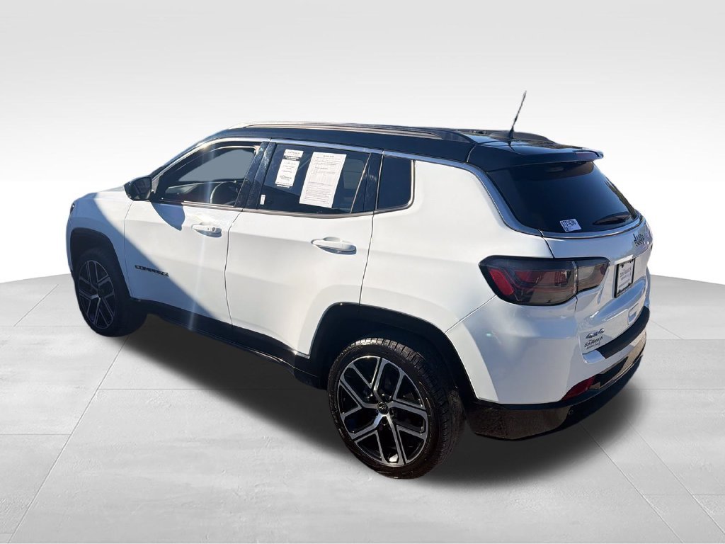 Used 2025 White Jeep Limited image 3