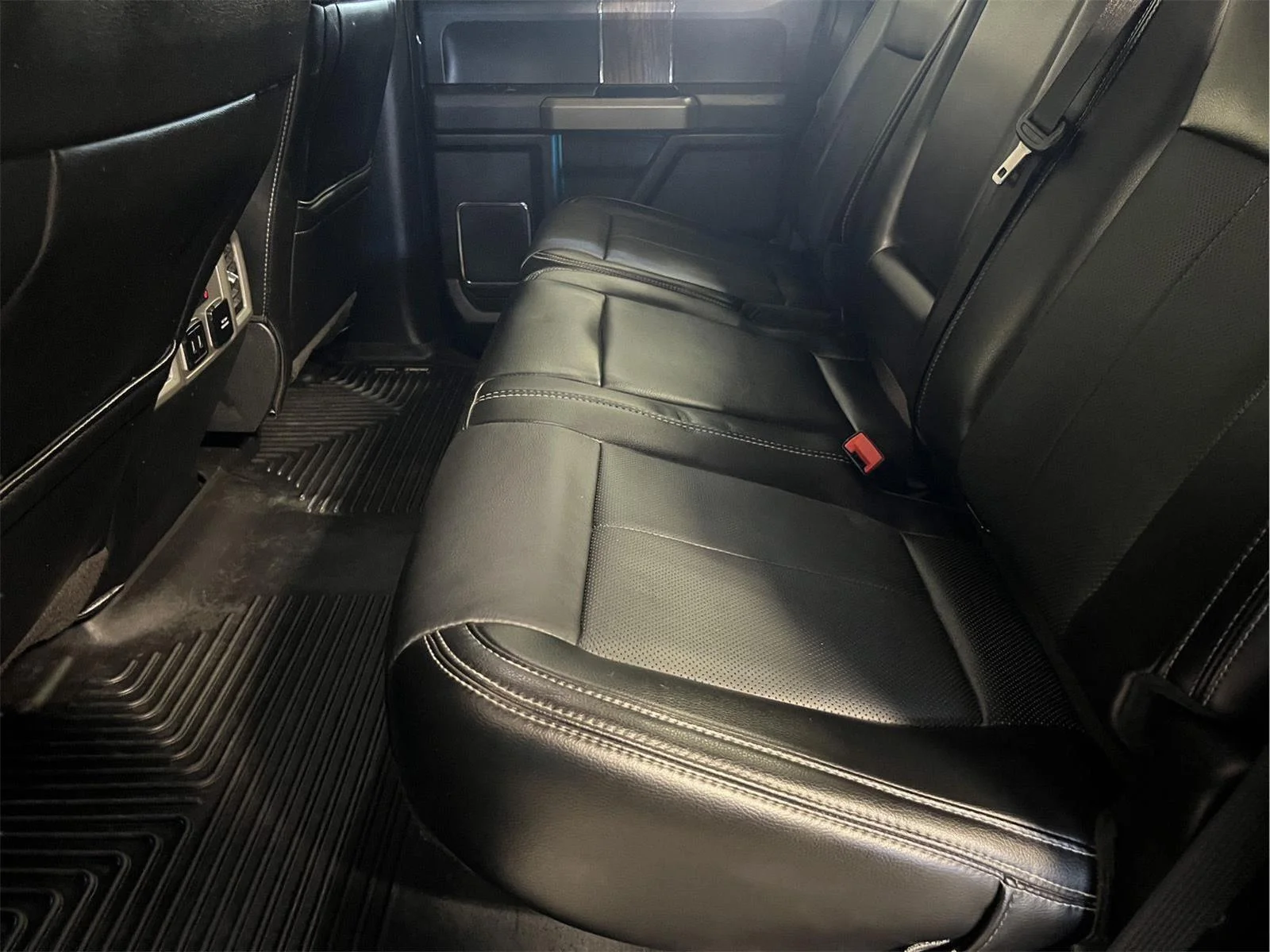 Used 2019 Blue Jeans FORD LARIAT image 16