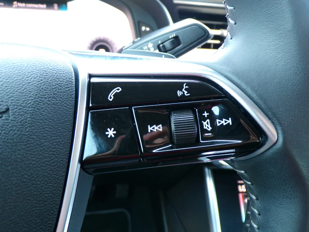 Used 2019 Daytona Gray Pearl Effect Audi Prestige image 28