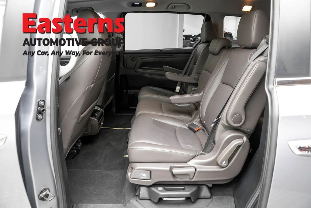 Used 2023 Silver Honda EX-L image 21
