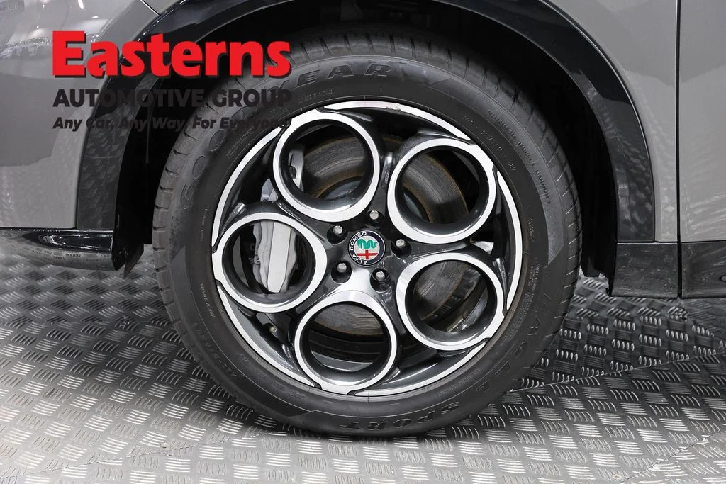 Used 2024 Silver Alfa Romeo Ti image 30