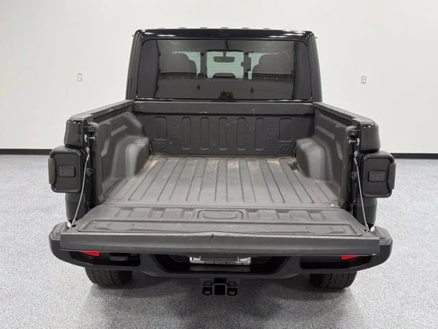 Used 2020 Black Jeep Overland image 8