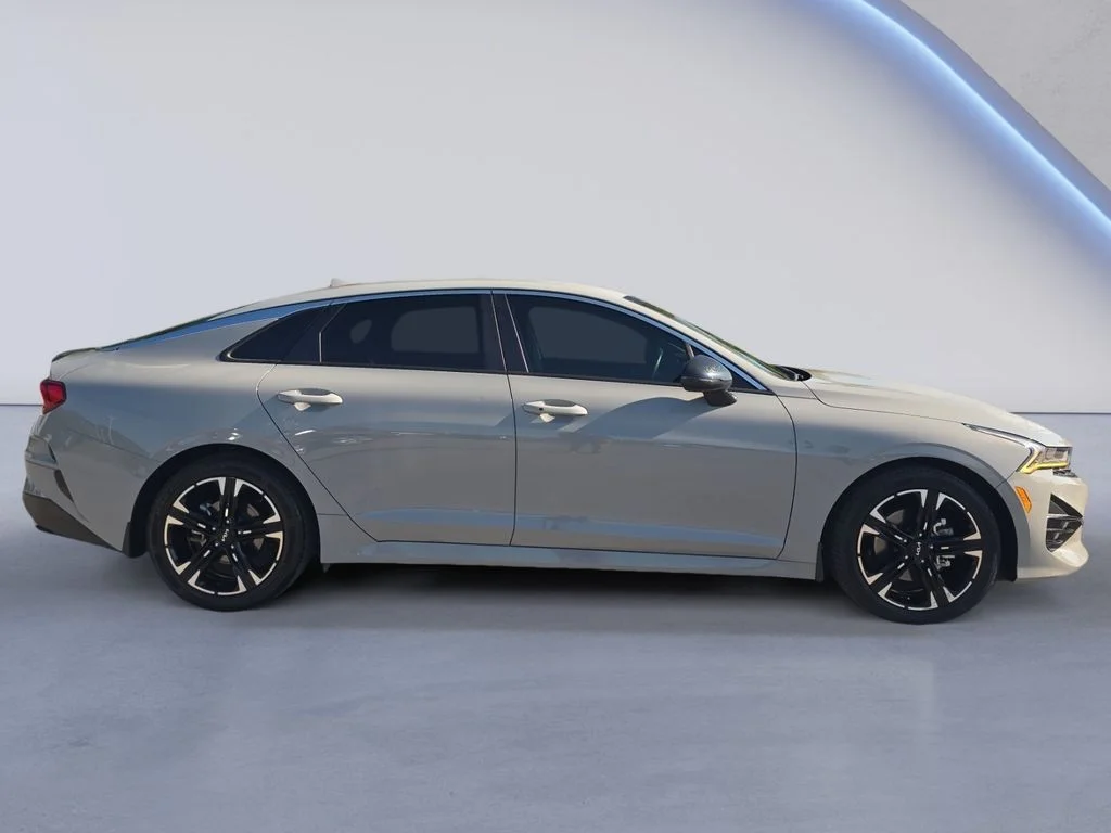 Used 2023 Wolf Gray Kia GT-Line image 7