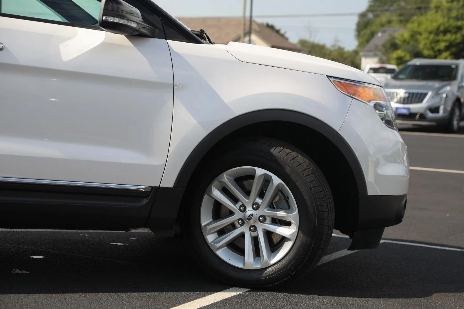 Used 2013 White Platinum Metallic Tri-Coat Ford XLT image 9