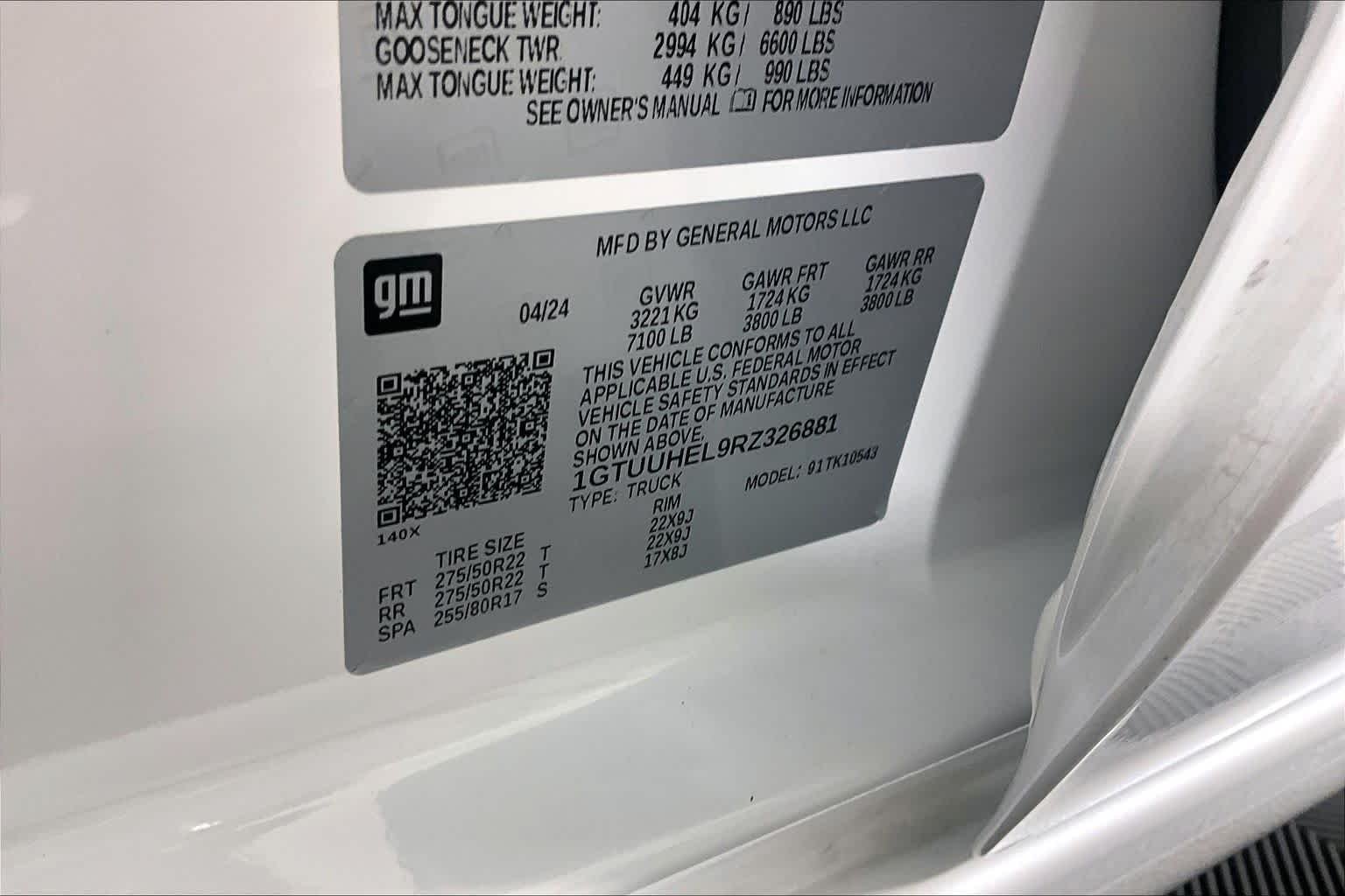 Used 2024 White Frost Tricoat GMC Denali Ultimate image 36