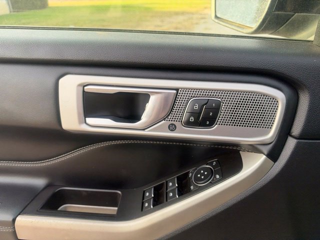 Used 2020 Black Ford Limited image 18