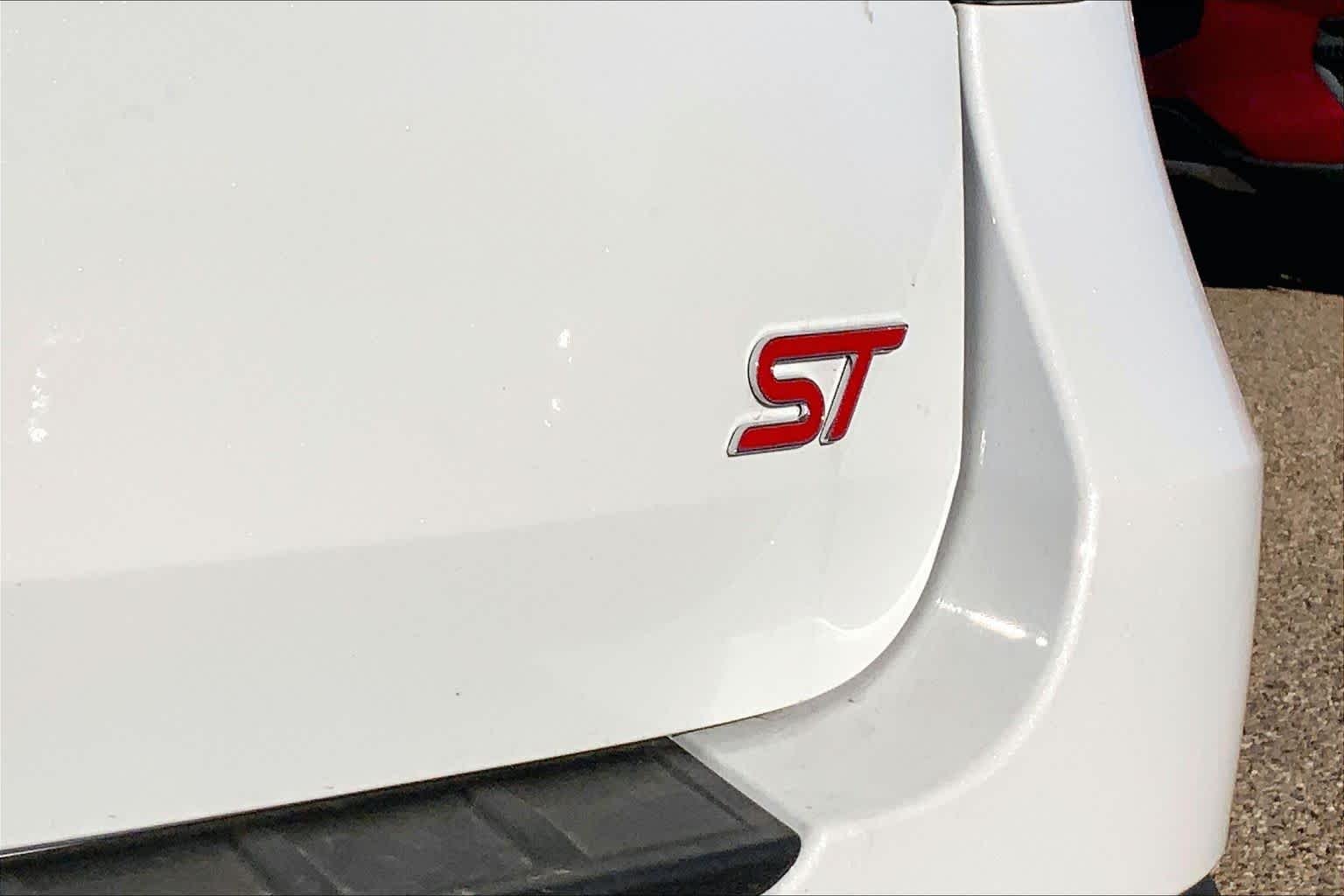 New 2026 Star White Metallic Tri-Coat Ford ST image 15