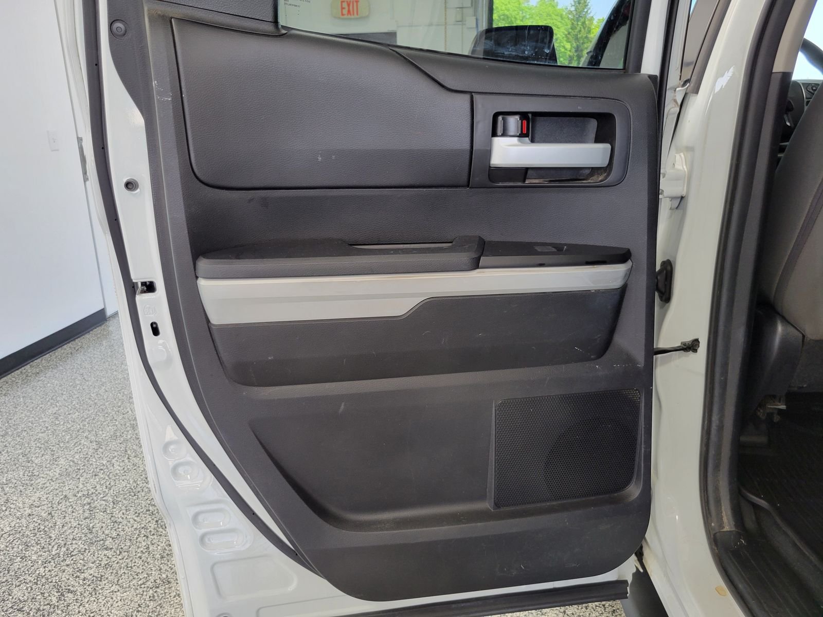 Used 2021 White Toyota SR5 image 23