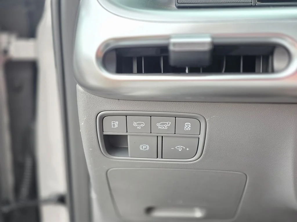 New 2026 Cyber Gray Hyundai SE image 33