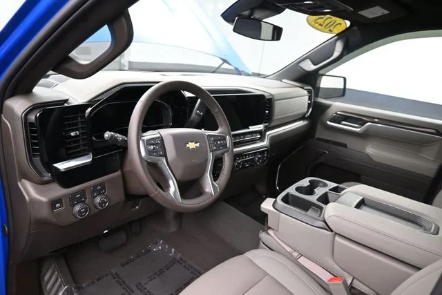 Used 2025 Blue Chevrolet LT image 24