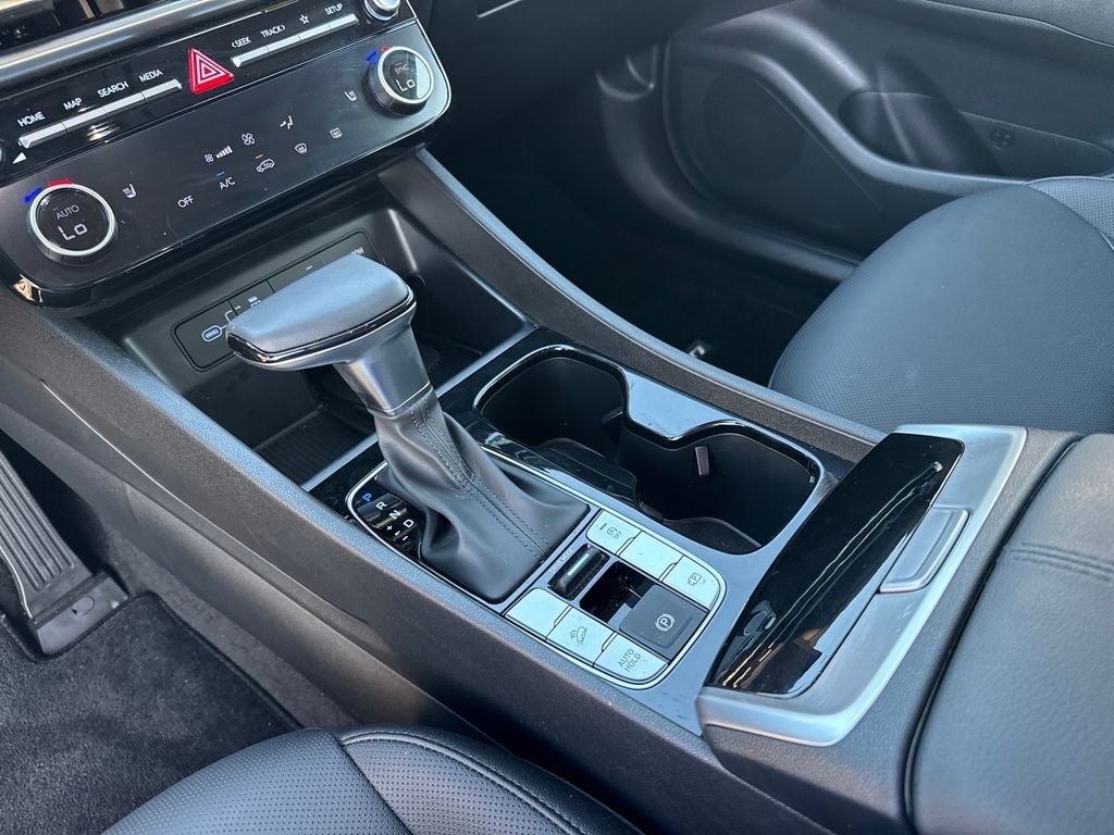 Used 2026 Gray Hyundai SEL Premium image 26
