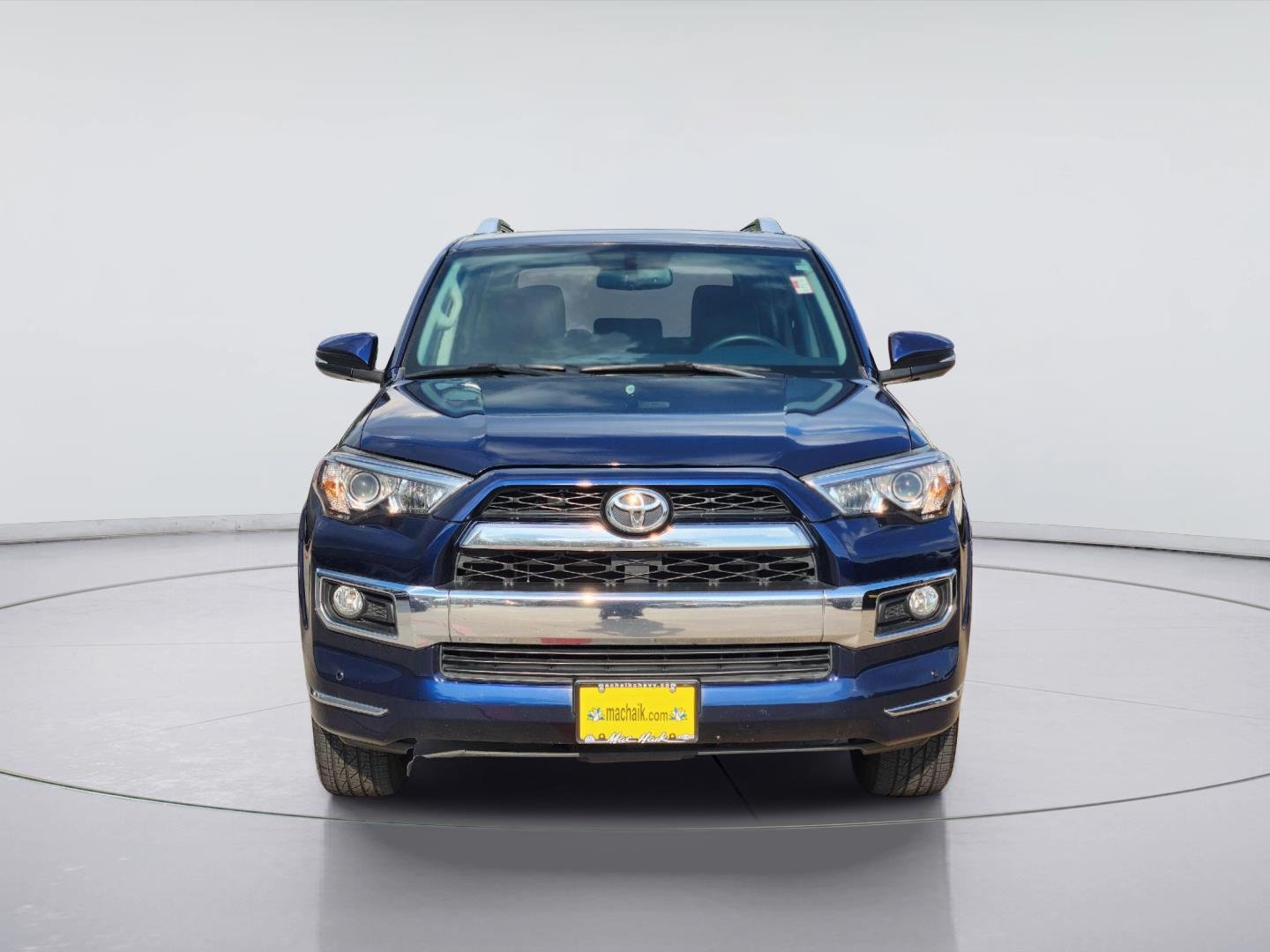 2018 Toyota 4Runner photo 2 of 34