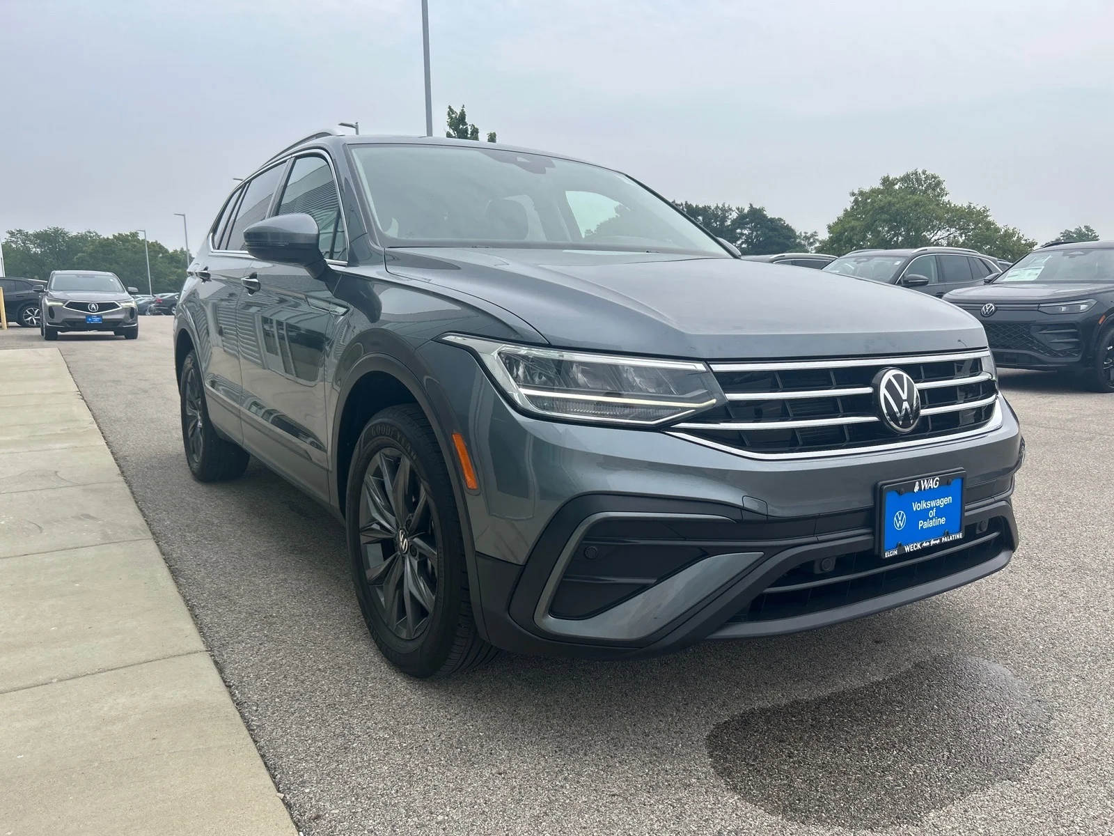 Used 2023 Gray Volkswagen 2.0T SE 4MOTION image 7