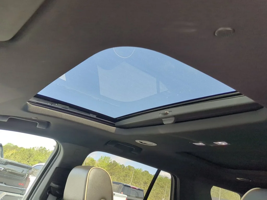 Used 2022 Summit White Chevrolet Premier image 25