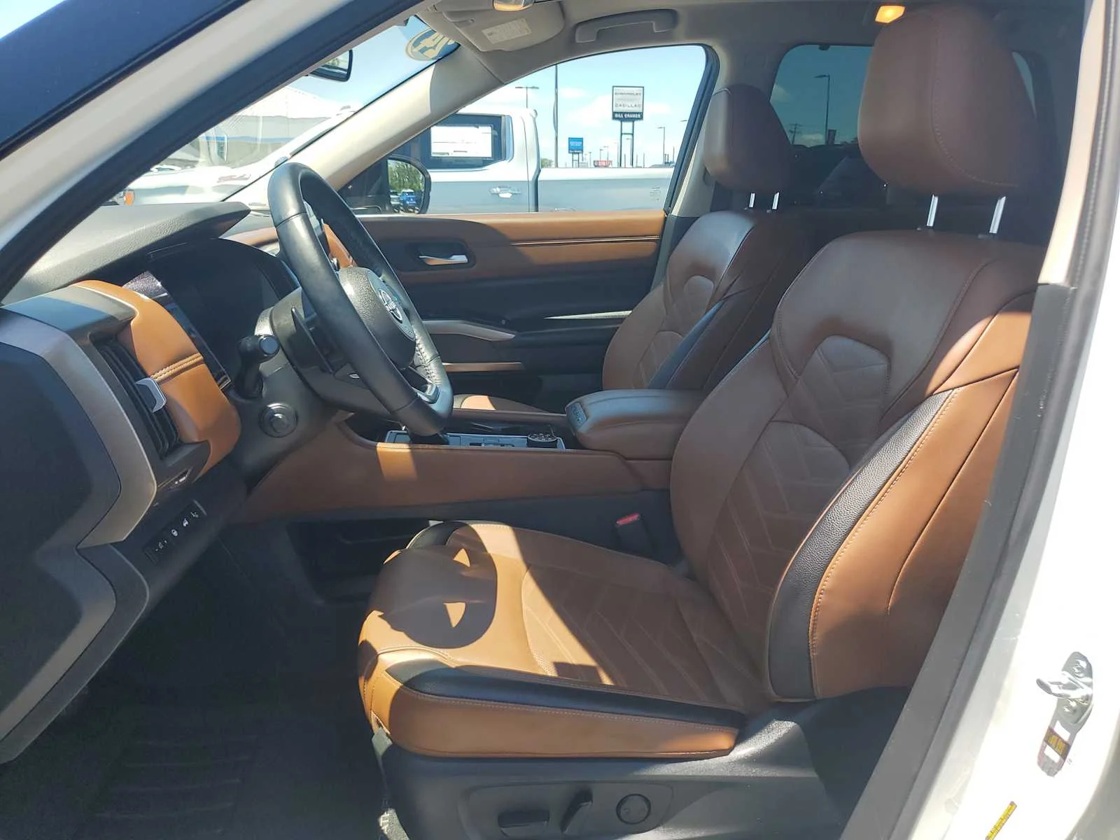 Used 2024 Pearl White Tricoat Whit Nissan Platinum image 13