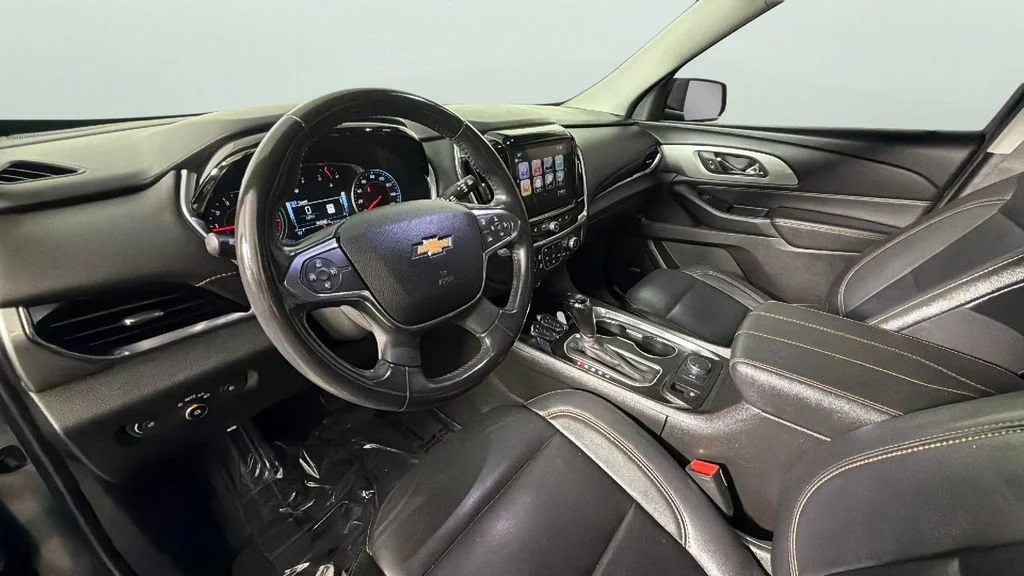 Used 2019 GRAPHITE METALLIC Chevrolet LT Leather image 18