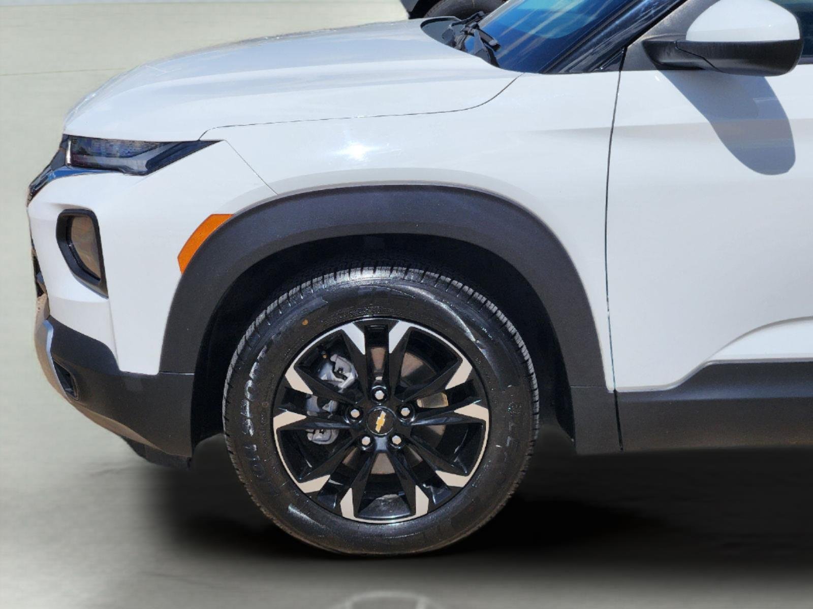 Used 2022 Summit White Chevrolet LT image 8