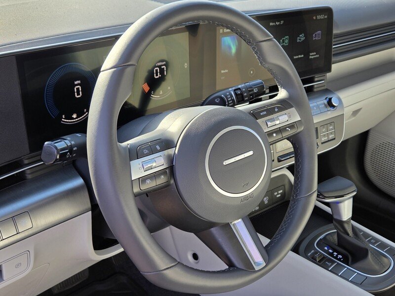 Used 2025 Black Hyundai SEL image 25