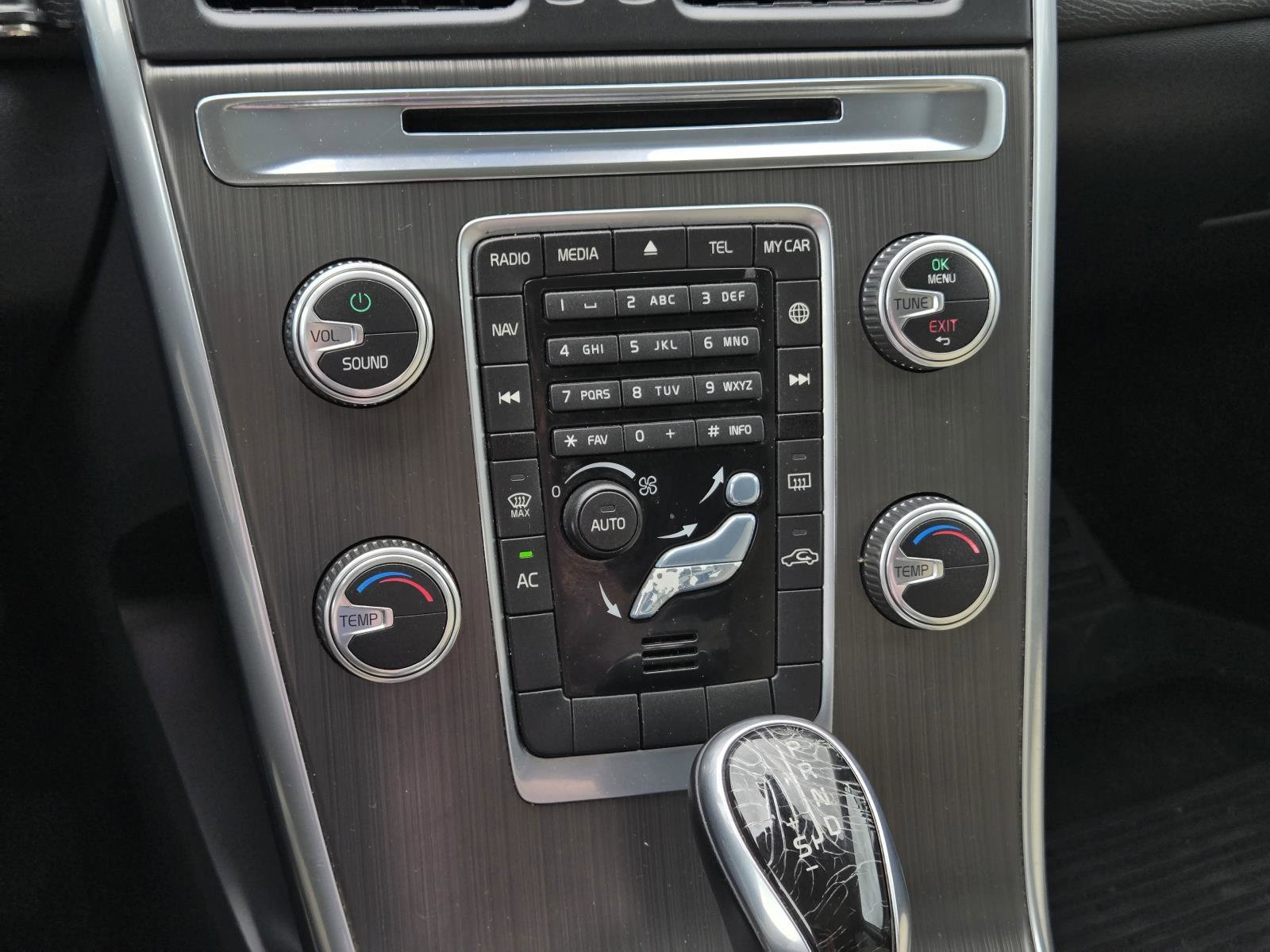 Used 2016 Ice White Volvo T5 Premier image 22