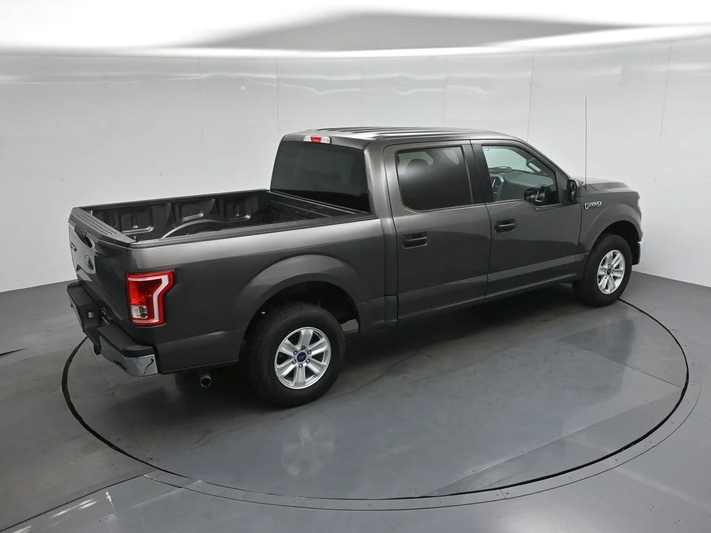 Used 2017 Gray Ford XLT image 33