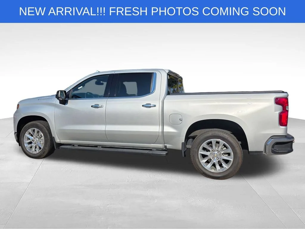 Used 2019 SILVER ICE METALLIC Chevrolet LTZ image 3