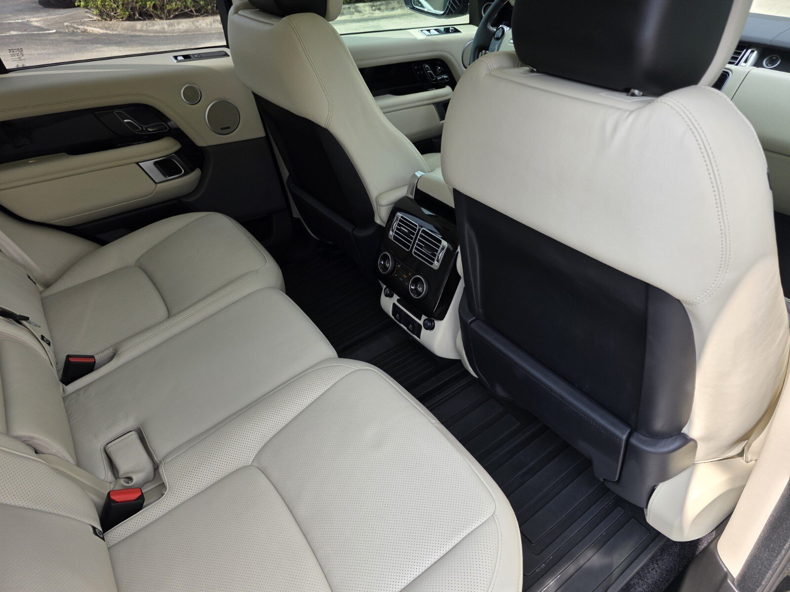 Used 2021 Santorini Black Metallic Land Rover P400 Westminster image 25