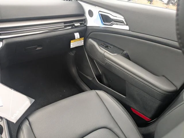 New 2026 Glacial White Pearl Kia EX image 18