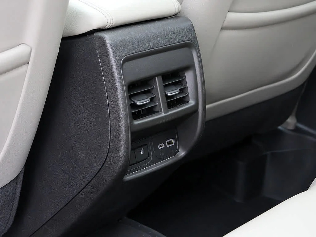 2023 Cadillac XT4 Premium Luxury - Photo 13