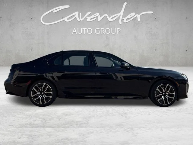 Used 2025 Black BMW 740i image 17