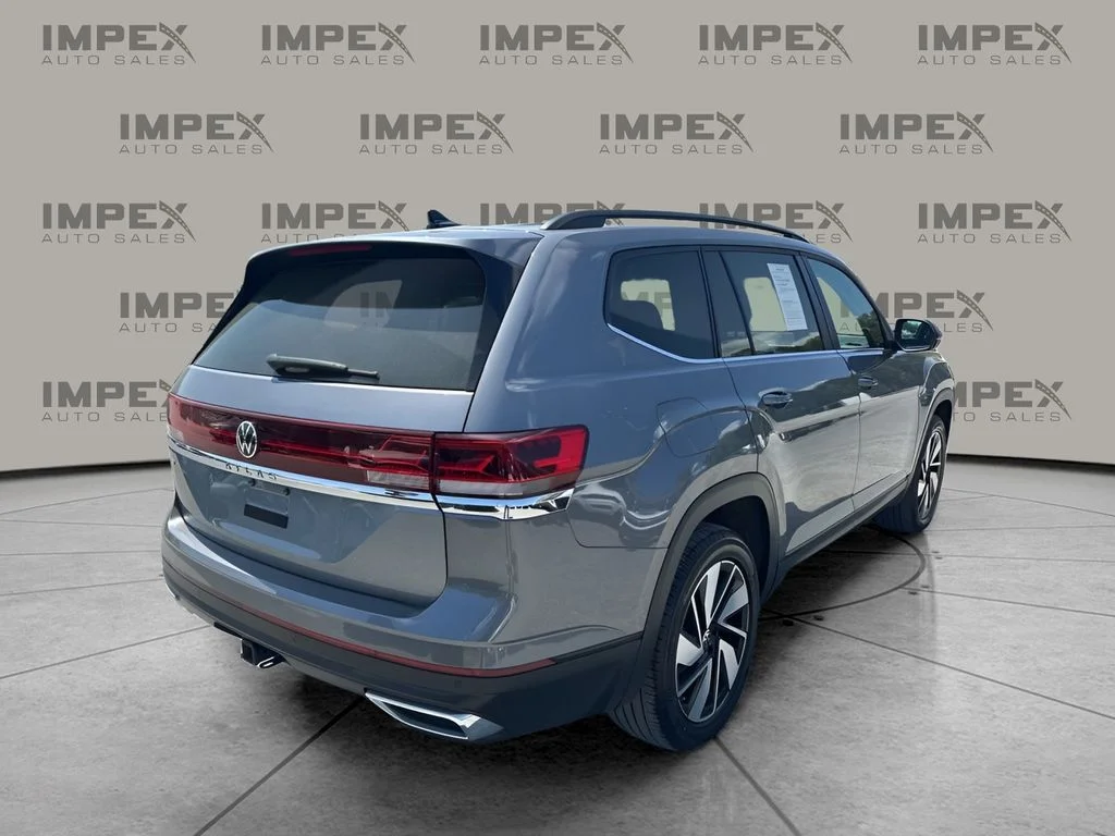 Used 2024 Gray Volkswagen 2.0T SE w/Technology image 6