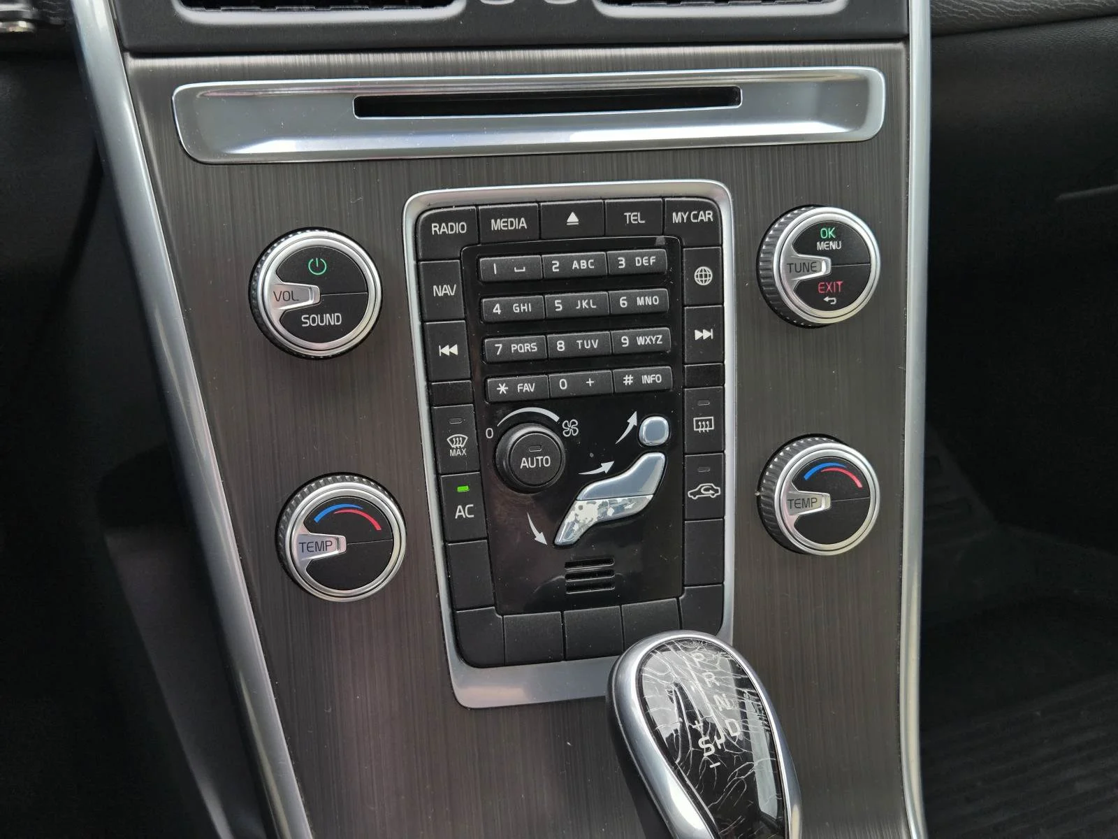 Used 2016 Ice White Volvo T5 Premier image 22