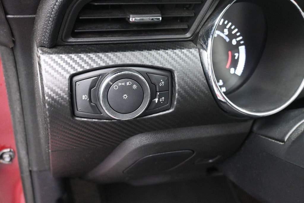 Used 2016 Red Ford V6 image 13
