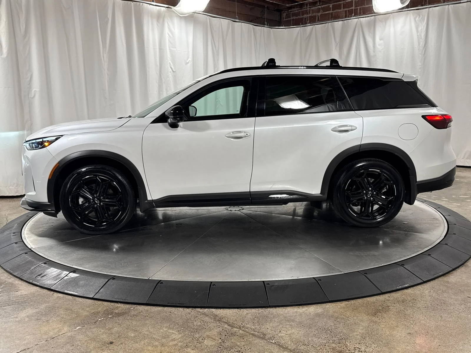 Certified Used 2026 White INFINITI SPORT image 6