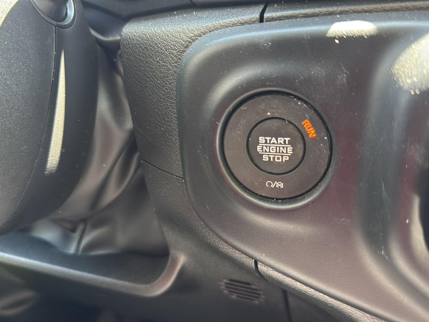 Used 2023 High Velocity Clearcoat Jeep Mojave image 14