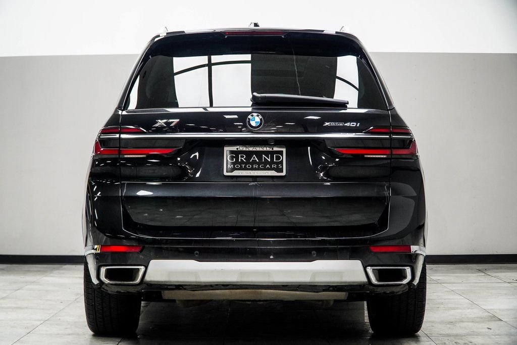 Used 2025 Black BMW xDrive40i image 12