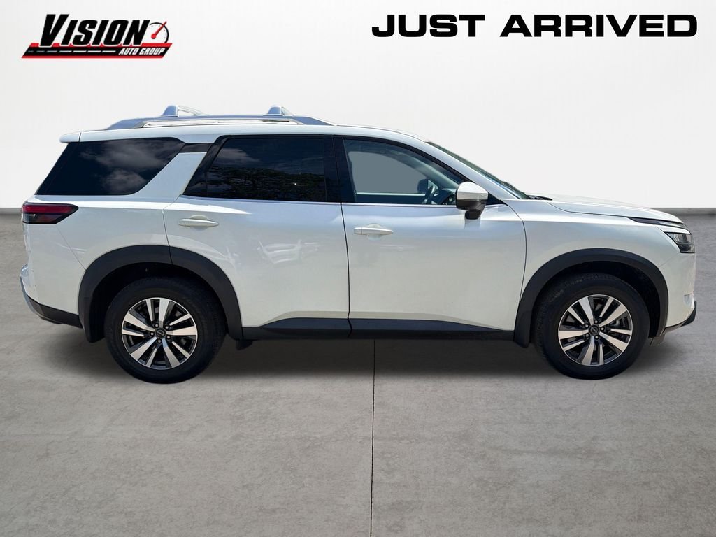 Certified Used 2024 White Nissan SL image 4