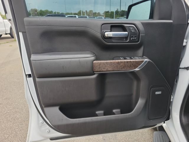 Used 2021 White Frost Tricoat GMC Denali image 13