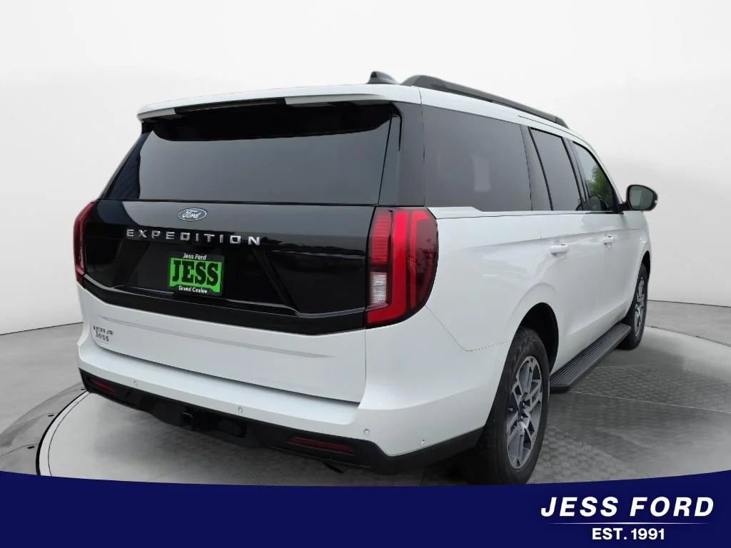 Used 2025 Oxford White Ford Active image 5